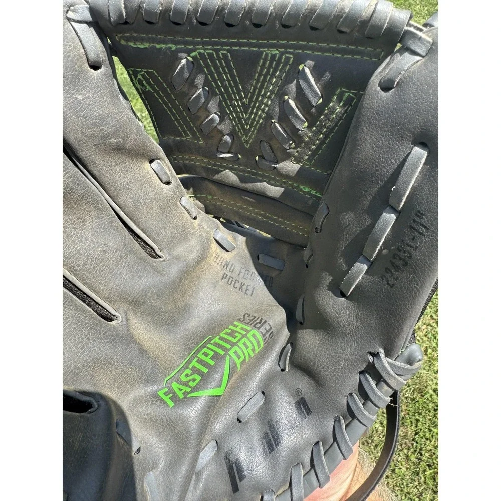 Franklin Fastpitch Pro Series 11 Youth Softball Glove Black Girls LHT 22433L-11